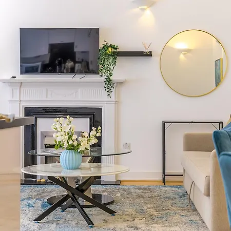Two Bed Apartment By Livestay Short Lets & Serviced Accommodation London Near Oxford Circus Exterior photo
