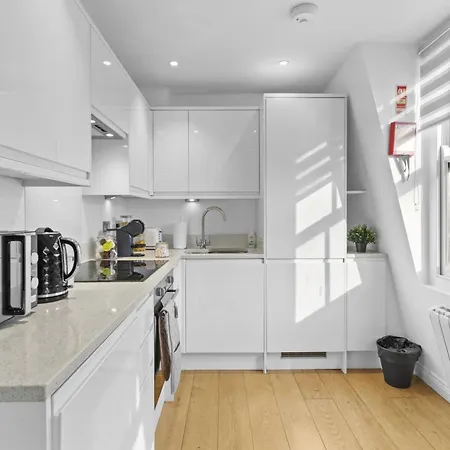 Two Bed Apartment By Livestay Short Lets & Serviced Accommodation London Near Oxford Circus Exterior photo
