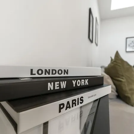Two Bed Apartment By Livestay Short Lets & Serviced Accommodation London Near Oxford Circus Exterior photo