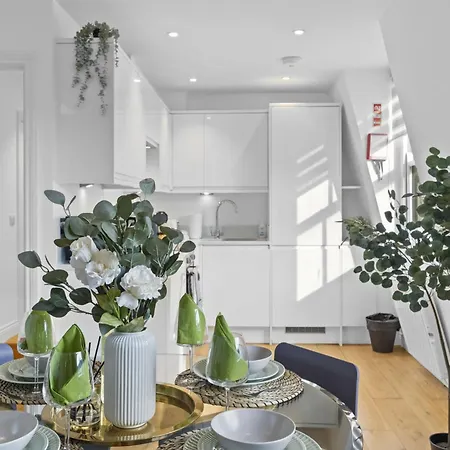 Two Bed Apartment By Livestay Short Lets & Serviced Accommodation London Near Oxford Circus Exterior photo