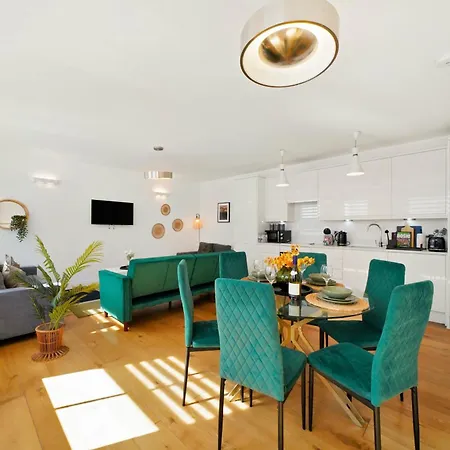 Two Bed Apartment By Livestay Short Lets & Serviced Accommodation London Near Oxford Circus Exterior photo