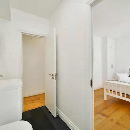 Two Bed Apartment By Livestay Short Lets & Serviced Accommodation London Near Oxford Circus Exterior photo