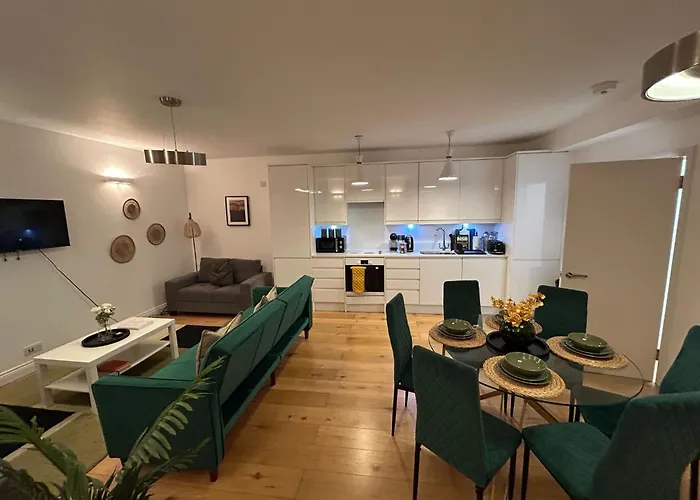 Two Bed Apartment By Livestay Short Lets & Serviced Accommodation London Near Oxford Circus