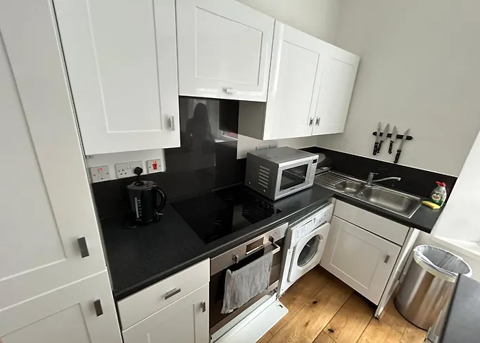 Two Bed Apartment By Livestay Short Lets & Serviced Accommodation London Near Oxford Circus